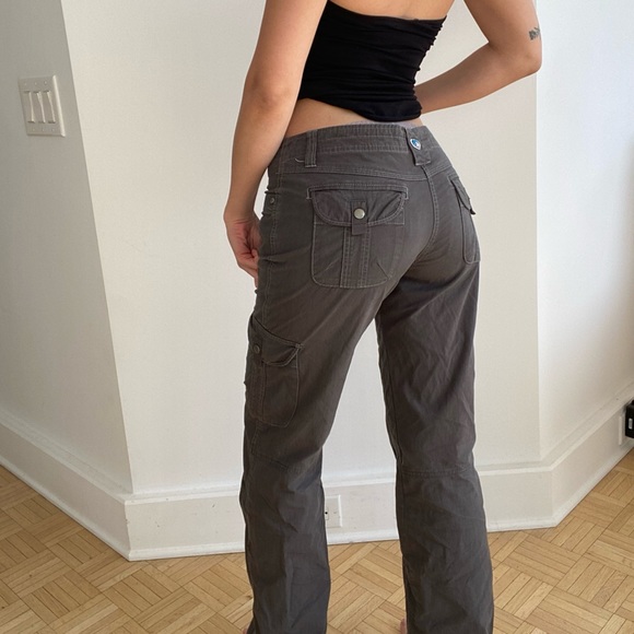 **SOLD DO NOT BUY **Cutest low rise Y2K cargo pants - Picture 6 of 15